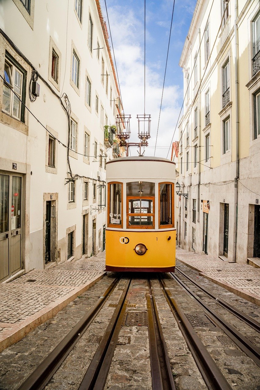 lisbon-8275994_1280